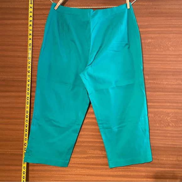 BOB MACKIE vintage turquoise pedal pushers/ capris. Cotton with touch of stretch - Picture 3 of 12
